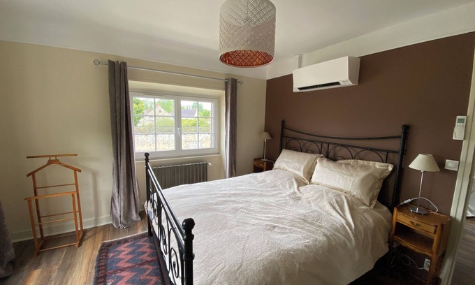 Fleury-en-Biere Maison | Logement Indépendant Dans Maison de Campagne