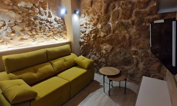 Ademuz Appartement | Studio 'La Bodega' with Wi-Fi