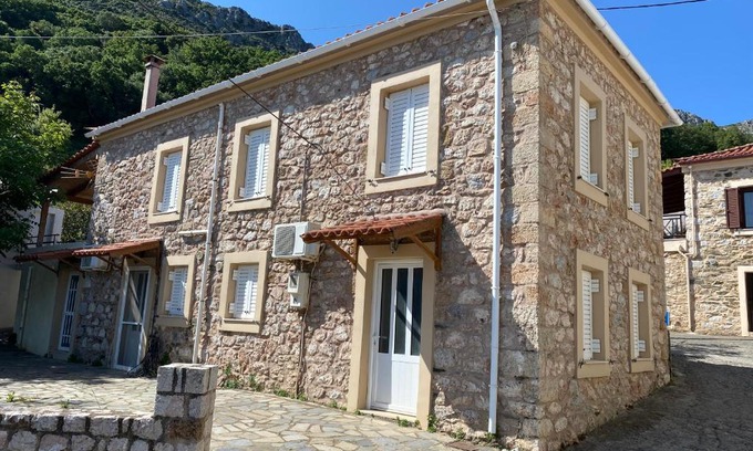 Monemvasia Appartement | Studio Lakis Barbajonn's Stone House