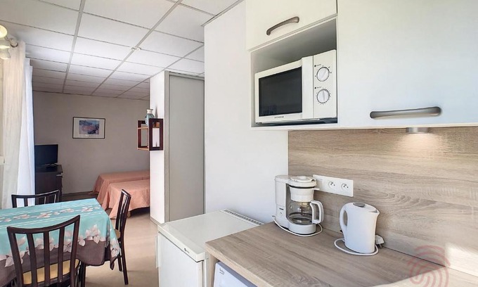 Lamalou-les-Bains Appartement | Studio Lamalou-les-Bains, 1 pièce, 2 personnes - FR-1-451-64