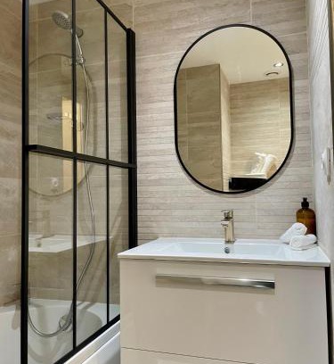 Villette - Maisons Neuves Appartement | Studio Le Central 350 m de Gare Lyon Part-Dieu, Navette Stade et Arena ,Eurexpo Aéroport- Bus Direct Centre Ville