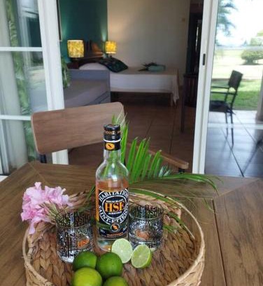 Gros Raisins Appartement | Studio Le Jacana dans une résidence de vacances avec piscine