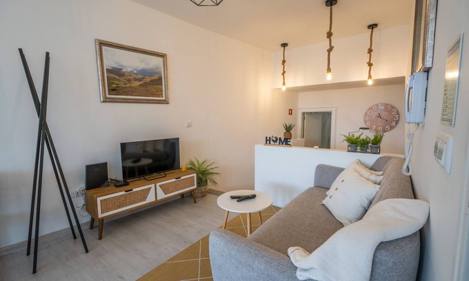Sao Tiaguinho Appartement | Studio located in the center of the historic square of Oliveira de Frades.