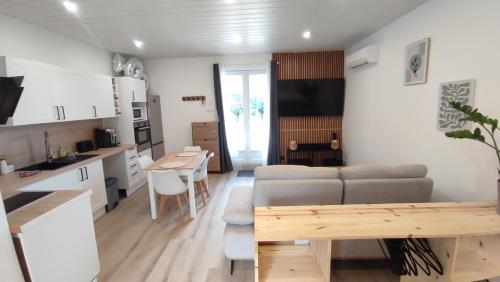 Monestier Appartement | Studio lumineux avec terrasse au cœur du Périgord