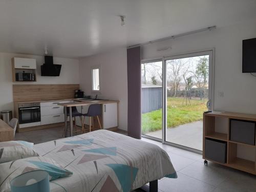 La Roche-sur-Yon Appartement | Studio lumineux avec terrasse