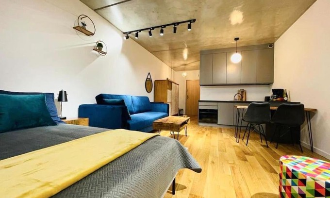 Gliwice Appartement | Studio Mango w/Patio & Parking
