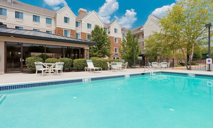 Allentown Appartement | Studio près d'ABE avec navette aéroport gratuite 24h | Accès partagé au bain à remous