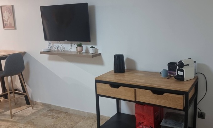 Villeneuve-le-Roi Appartement | Studio near orly airport
