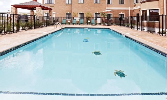 Oklahoma City Appartement | Studio près de Quail Springs Mall | Piscine saisonnière + petit-déjeuner quotidien GRATUIT