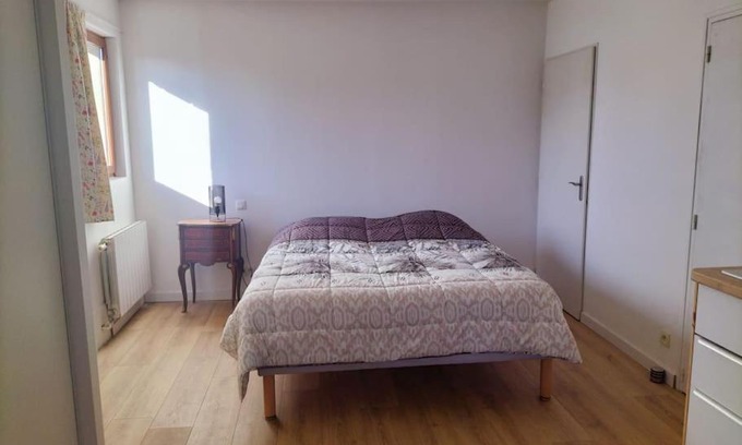 Bressols Appartement | Studio neuf à la campagne