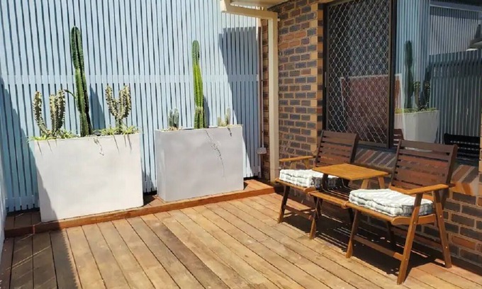 West Ballina Appartement | Studio On Howard - a perfect little space with a deck, walking distance to river