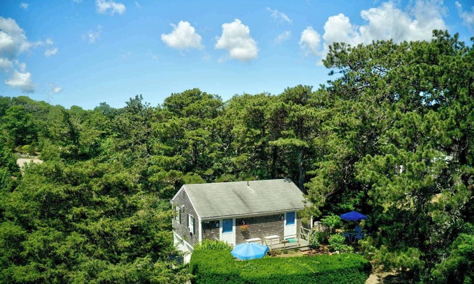 East Orleans Appartement | Studio perfect for 3, Walk to Nauset Beach!
