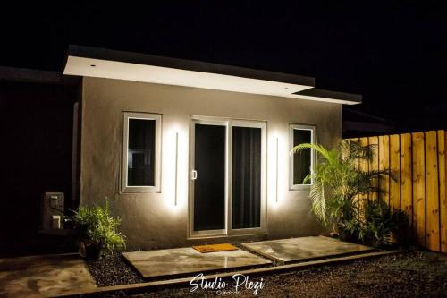 Willemstad Appartement | Studio Plezi - Stylish & Modern Apt in Quiet Area