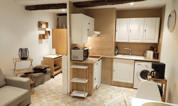 Cotignac Appartement | studio pour deux personnes a 400 mètres du centre du village