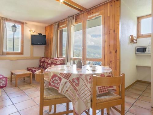 Montchavin Appartement | Studio rénové, proche télécabine, rez-de-chaussée, pour 4/5 personnes - FR-1-181-2539