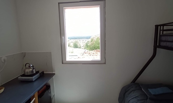 L'Hopital-du-Grosbois Appartement | Studio Soleil Levant au Domaine de Tara. Animaux Acceptés