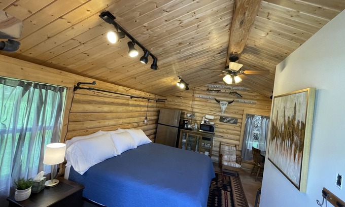 Dillon Appartement | Studio Style Cabin - In the heart of all things outdoors
