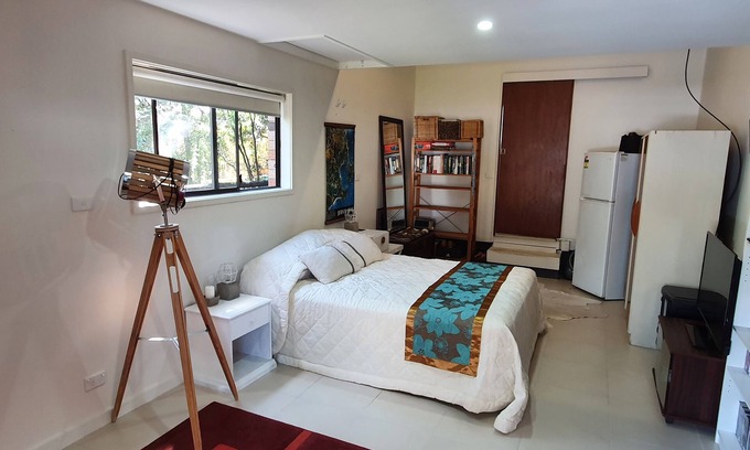 Callala Bay Appartement | Studio style self contained room, steps to the beach.