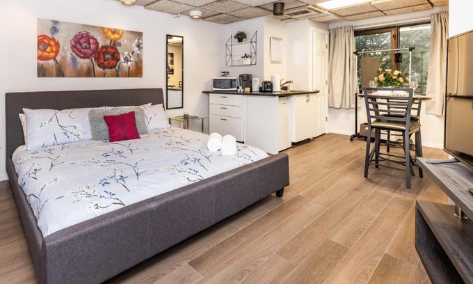Centretown West Appartement | Studio Units with King Bed - Near Downtown Ottawa