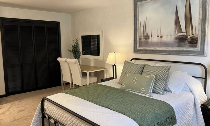 Troutville Appartement | Studio w/pool & hot tub -only minutes to Triple Crown hiking trails
