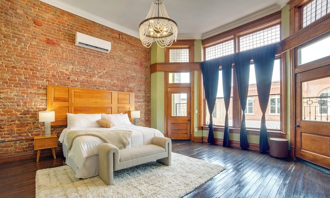 Marshall Appartement | Studio w/ Private Balcony in Downtown Marshall!