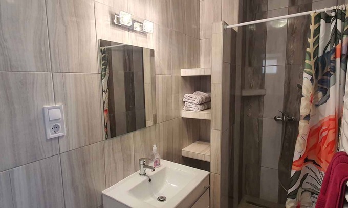 Heviz Appartement | Studio with air conditioning and internet near the city centre