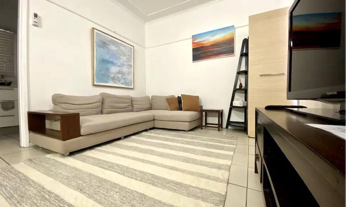 Kingsford Appartement | Studio with all basic needs and located in a quiet, leafy suburb near transport