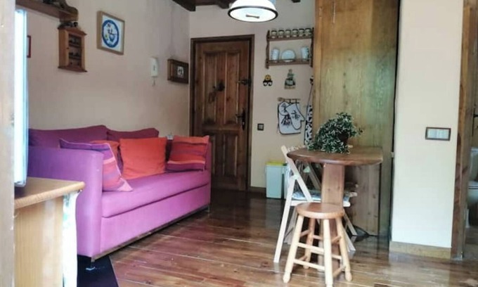 Taull Appartement | Studio with fireplace and double bed - Cosmos 3
