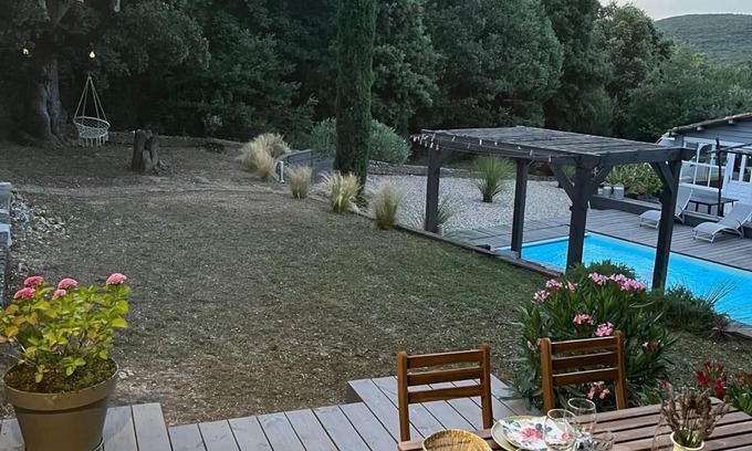 Labastide-de-Virac Appartement | Studio avec piscine chauffée à proximité des Gorges de l'Ardèche