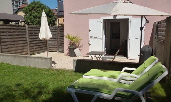 Thonon-les-Bains Appartement | Studio avec jardin clos et parking très proche des Thermes, animaux acceptés