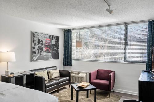 Brookwood Appartement | Studios On 25th by BCA Furnished Apartments
