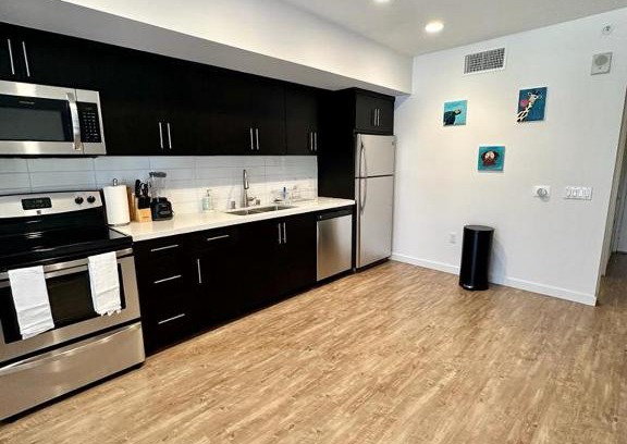 Little Armenia Appartement | Studios Universal 10 min drive FREE parking and WIFI