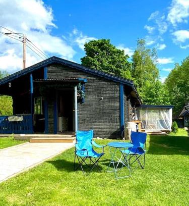 Jadraas Maison | StugaNäraKungsberget - mysig stuga med kamin, grillkåta och vedbastu