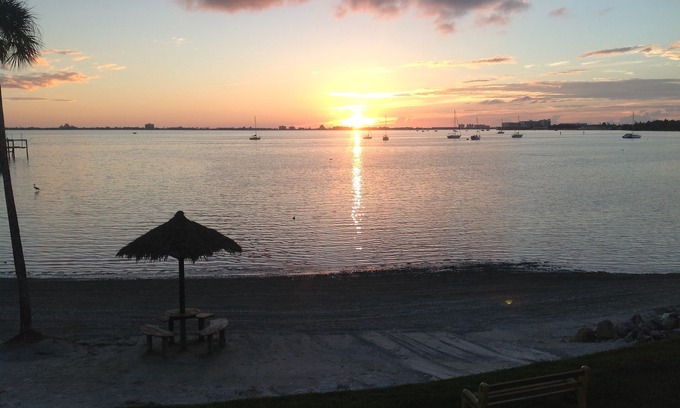 Bayview Copropriété | Stunning 1 Bed Ocean/Beachfront Condo with GREAT Reviews.
