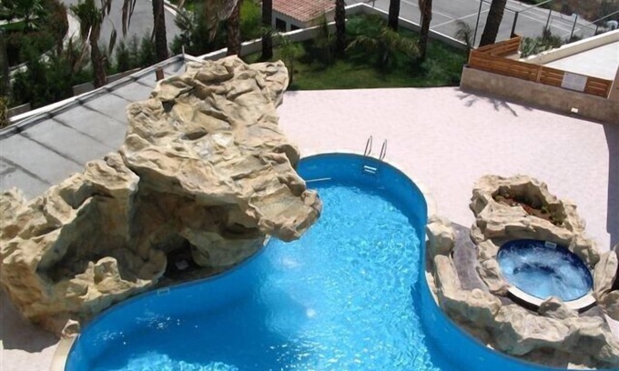 Oroklini Appartement | 2 bedroom apartment, stunning views, shared pool, childs area, Jacuzzi