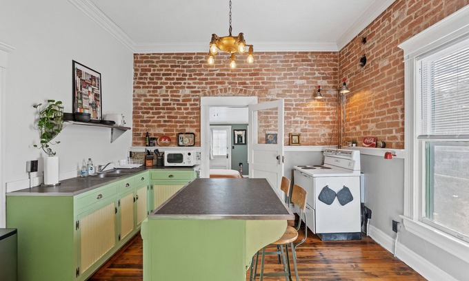 Barrio Santa Rosa Maison | Stunning 2Bd in Vintage Barrio Home - Unique Stay!