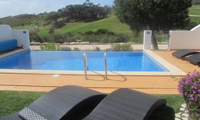 Budens Villa | Stunning 3 bed villa with pool- Golf & Beach