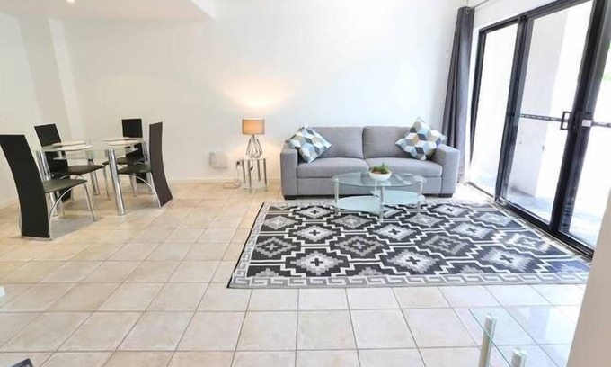 Ascot Maison | Superbe 3 Chambre privée Accueil