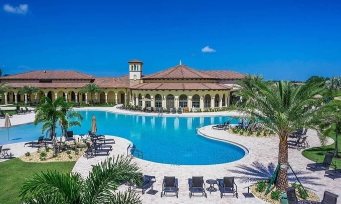 Gran Paradiso Villa | Stunning 3BR/2BA Villa located in the Gated Community of Gran Paradiso