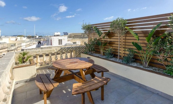 Paola Maison | Stunning 3BR Townhouse with Private Rooftop Access