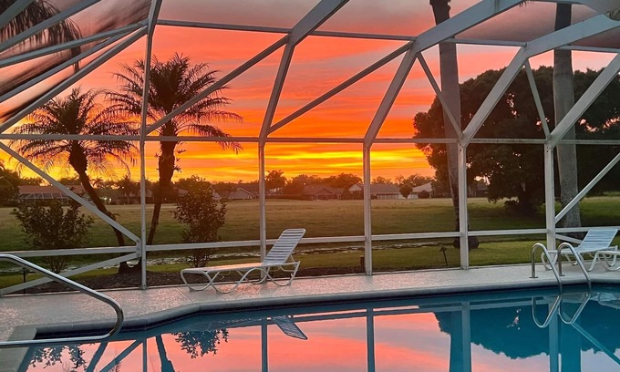 Greenview Shores Maison | Stunning 4 BR Pool Home Close to Horse Shows and Polo! Weekly rental.