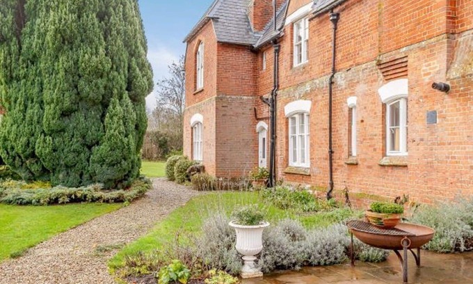West Challow Maison | Superbe ancien Vicarage de 5 lits à West Challow, Oxfordshire (avec écurie / paddock)