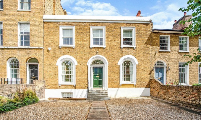 New Cross Maison | Stunning 5-Bed Regency House with garden in Central London