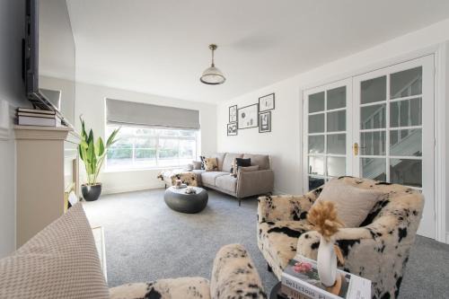 Hylands Maison | Stunning 5 bedroom detached house in Hornchurch