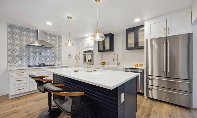 Hilltop Villa | Stunning 5-bedroom Villa near Downtown Denver/Cherry Creek/Lowry