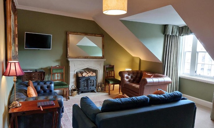 Old Town Appartement | Stunning 5BR Royal Mile Penthouse