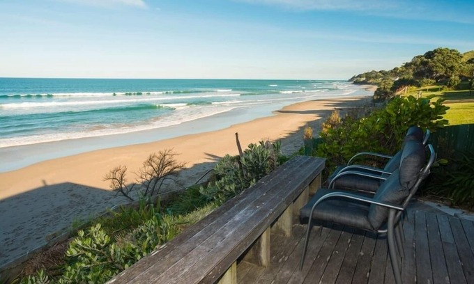 Wainui Maison | Stunning Absolute Beachfront Wainui House