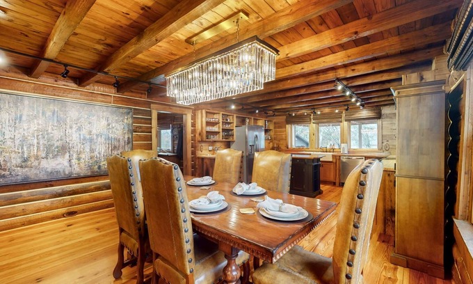 Thompson's Station Maison | Stunning and Cozy Thompsons Station Retreat; 3 Bed / 2 Bath - Hot tub