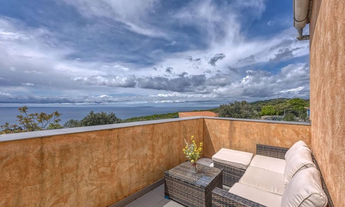 Veli Losinj Appartement | Stunning apartment in Veli Losinj with WiFi
