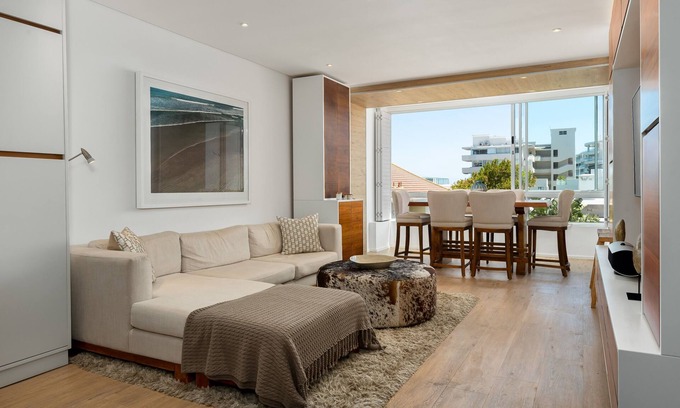 Bantry Bay Appartement | Stunning Bantry Bay Haven - Beach on Your Doorstep